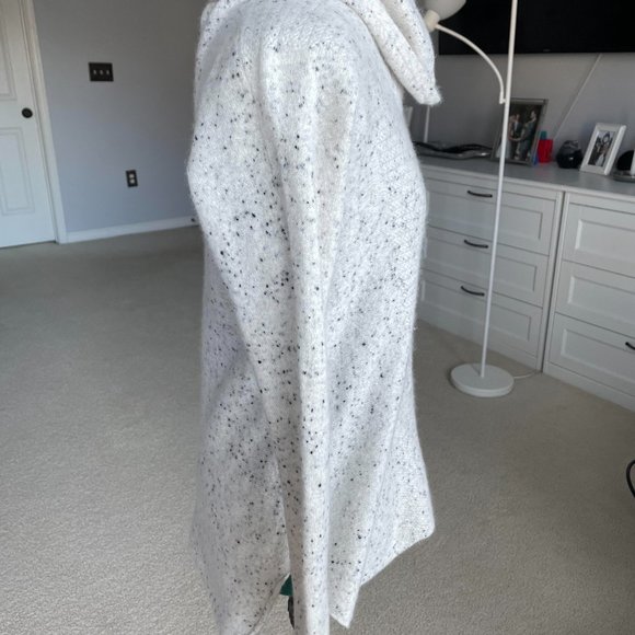 Cynthia Rowley 2 Ply Cashmere Sweater Size Medium - Picture 2 of 4